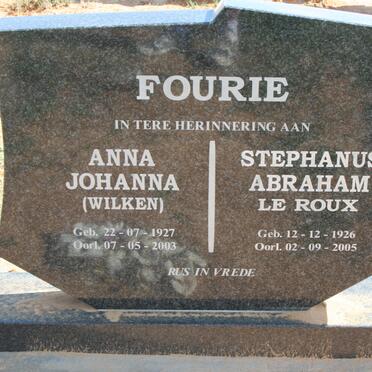 FOURIE Stephanus Abraham le Roux 1926-2005 &amp; Anna Johanna WILKEN 1927-2003