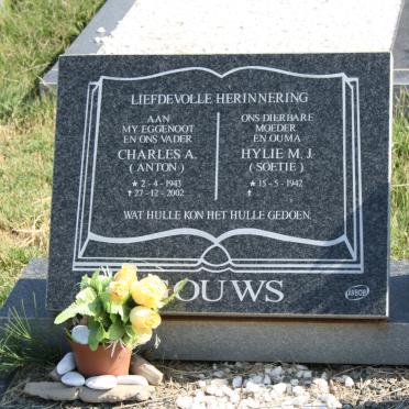 GOUWS Charles A. 1943-2002 &amp; Hylie M.J. 1942-