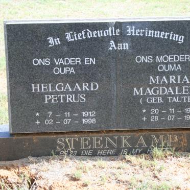 STEENKAMP Helgaard Petrus 1912-1998 &amp; Maria Magdalena TAUTE 1917-1997