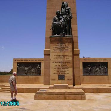 2. Vrouemonument