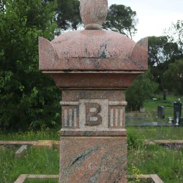 BOLT Dora E. 1874-1953 :: BOLT Francis Eric 1907-1988 :: BOLT John Edwin 1942-1967