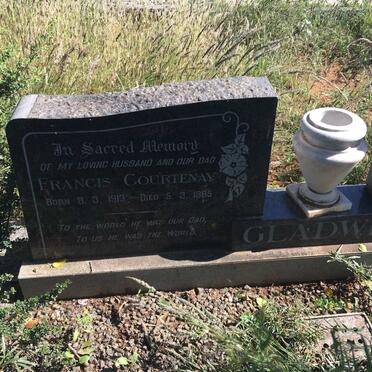 GLADWIN Inez Edith 1906-2001 :: GLADWIN Francis Courtenay 1913-1965 :: GLADWIN Ian Courtenay 1943-2001