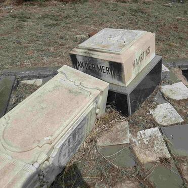 MAARTINS ? :: VAN DER MERWE ?