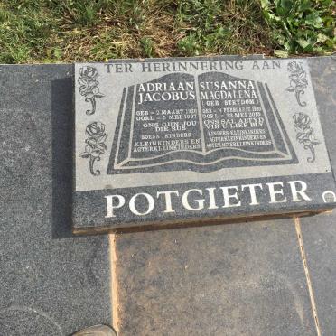 POTGIETER Adriaan Jacobus 1920-1997 &amp; Susanna Magdalena STRYDOM 1920-2015