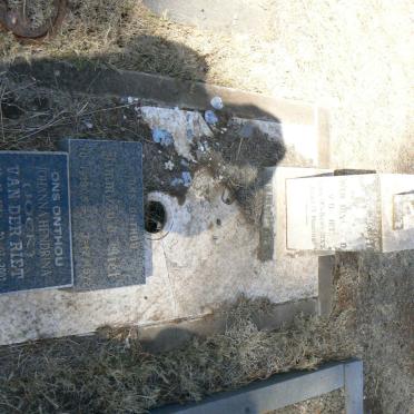 RIET Jimmy, van der 1909-1972 &amp; Johanna Hendrina 1912-2001 :: VAN DER RIET ? -1937