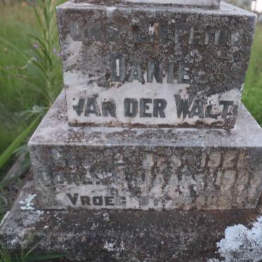 WALT Janie, van der 192?-1933