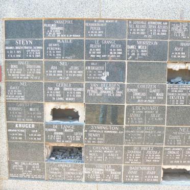 24. Gedenkmuur / Memorial wall _24
