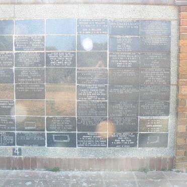 14. Gedenkmuur / Memorial wall _14