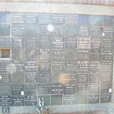 10. Gedenkmuur / Memorial wall _10