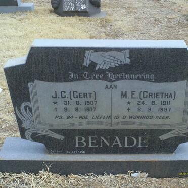 BENADE J.G. 1907-1977 &amp; M.E. 1911-1997