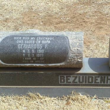 BEZUIDENHOUT Gerhardus F. 1910-1977 &amp; Emmarentia M. KOTZE 1914-       