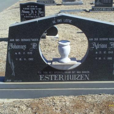 ESTERHUIZEN Johannes P. 1935-1982 &amp; Adriana M. 1940-1982