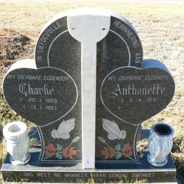 HOBLEY Charlie 1969-1993 &amp; Anthonette 1971-