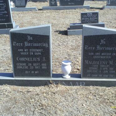MINNAAR Cornelius J. 1910-1981 &amp; Magdalena M.J. TROLLIP 1911-1994