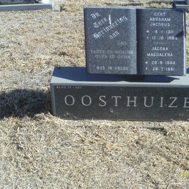 OOSTHUIZEN Gert Abraham Jacobus 1911-1984 &amp; Jacoba Magdalena 1904-1981