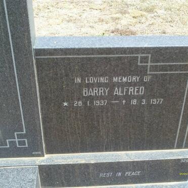 ROSS Gregg-Allan 1960-1977 :: ROSS Laurel Michelle 1970-1977 :: ROSS Barry Alfred 1937-1977         