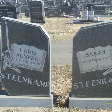 STEENKAMP Louis Almero 1911-1992 &amp; Sarah 1911-1977