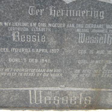 WESSELS Wesseltjie 1894-1984 &amp; Bessie FOURIE 1907-1948