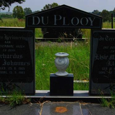 PLOOY Gerhardus Johannes, du 1909-1983 &amp; Elsie Maria S.P. 1914-1984