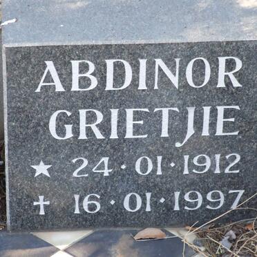 VOLSCHENK Sarah M.M.S. 1897-1952 :: VOLSCHENK Abdinor Grietjie 1912-1997