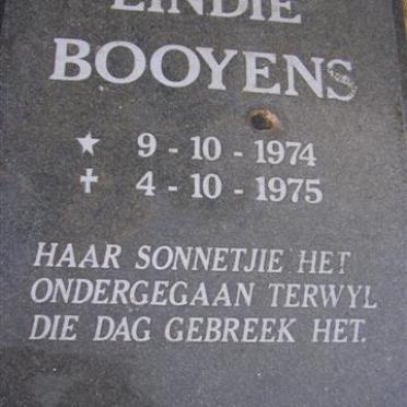 BOOYSEN Lindie 1974-1975