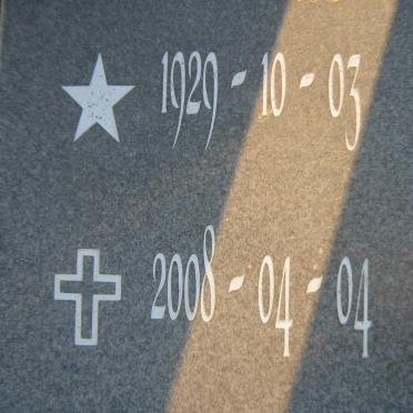 MACHADO Carlos Alberto 1929-2008 &amp; Maria Cecilia Torres 1932-2009