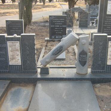 VYVER Petrus Coenraad, van der 1908-1974 & Maria Catharina BECKER 1917-1991 :: VYVER Pierré van der 1939-1961