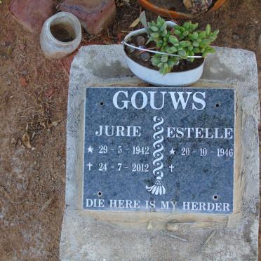 GOUWS Jurie 1942-2012 &amp; Estelle 1946-