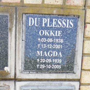 PLESSIS Okkie, du 1938-2001 &amp; Magda 1939-2005