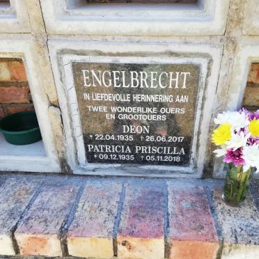 ENGELBRECHT Deon 1935-2017 &amp; Patricia Priscilla 1935-2018