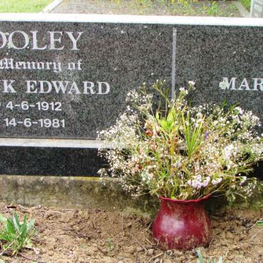 TOOLEY Frank Edward 1912-1981 &amp; Margaret Elaine EMSLIE 1920-2002