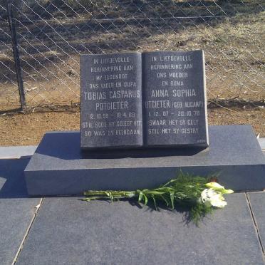 POTGIETER Tobias Casparus 1898-1969 &amp; Anna Sophia AUCAMP 1907-1978
