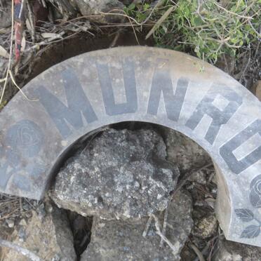 MUNRO Alexander John 1894-1969 &amp; Gladys Edith 1897-1982 