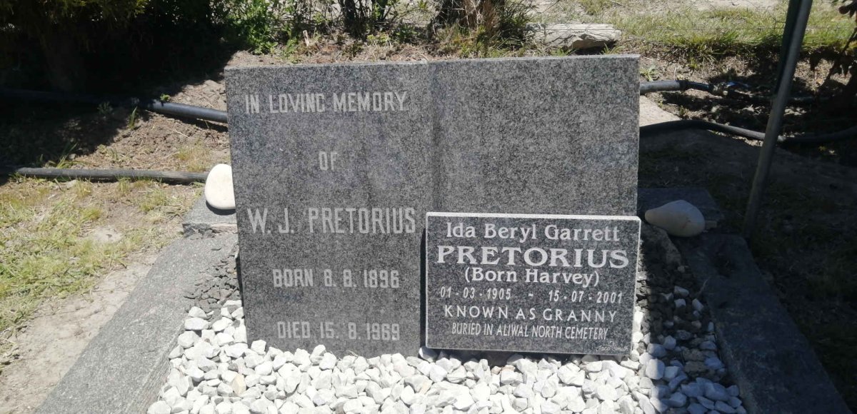 PRETORIUS W.J. 1896-1969 &amp; Ida Beryl Garrett HARVEY 1905-2001