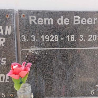 BEER Rem, de 1928-2012