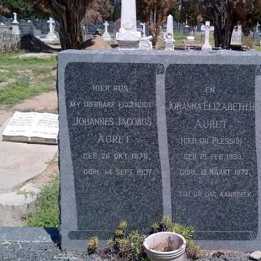 A - Surnames :: Vanne - A