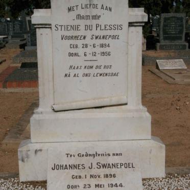 SWANEPOEL Johannes J. 1896-1944 :: DU PLESSIS Stienie voorheen SWANEPOEL 1894-1956