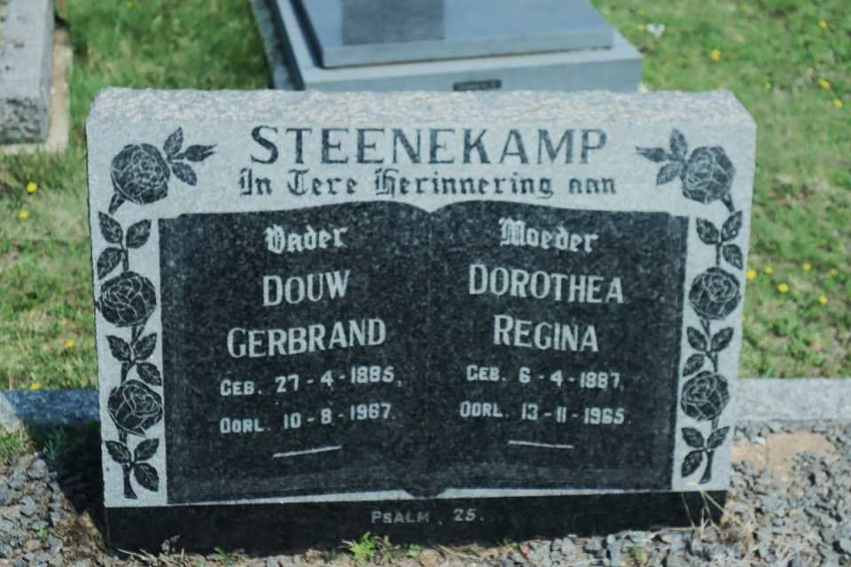 STEENEKAMP Douw Gerbrand 1885-1967 &amp; Dorothea Regina 1887-1965