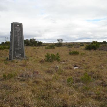 Eastern Cape, BATHURST district, Farm 94, Kaffirdrift Post, War memorial