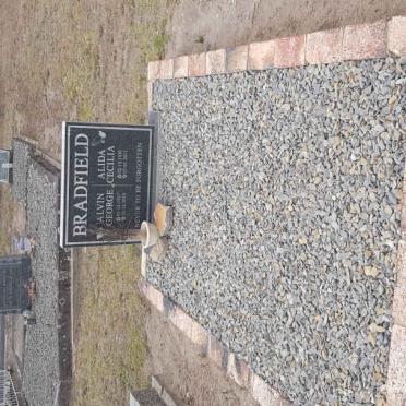 BRADFIELD Alvin George 1927-2010 &amp; Alida Cecilia 1930-2011