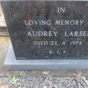 LARSEN Audrey -1974