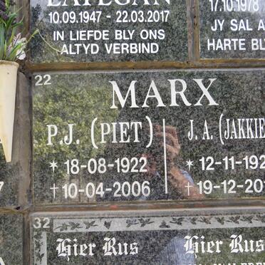 MARX P.J. 1922-2006 &amp; J.A. 1926-2010