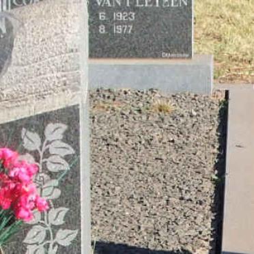 GREYVENSTEIN Pieter P.J. 1907-1976 &amp; Anna F. BLOM 1906-1979