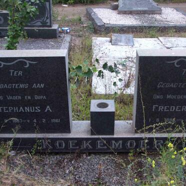 KOEKEMOER Stephanus A. 1887-1961 &amp; Frederika J. 1888-1975