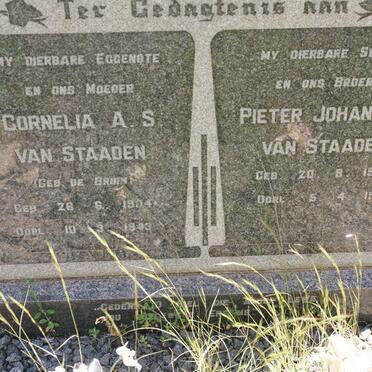STAADEN Pieter Johannes, van 1920-1943 &amp; Cornelia A.S. DE BRUIN 1904-1943