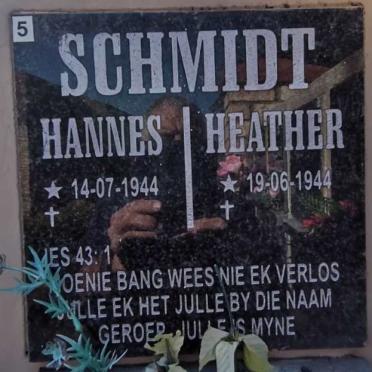 SCHMIDT Hannes 1944- &amp; Heather 1944-