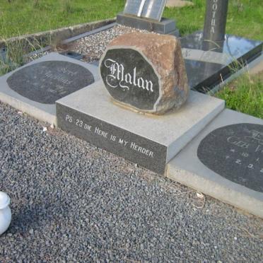 MALAN Gert Jacobus 1915-1987 &amp; Esma VOLKER 1923-2003