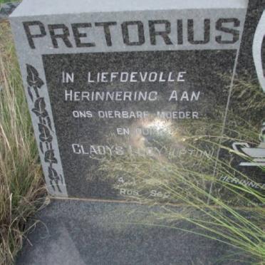 PRETORIUS Jacobus Adriaan J. 1916-1976 &amp; Gladys Lucy UPTON 1920-19?