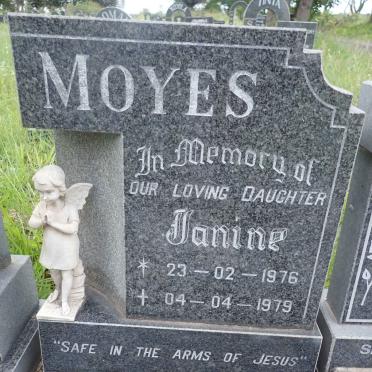 MOYES Janine 1976-1979