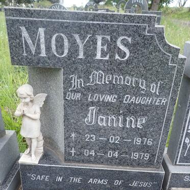 MOYES Janine 1976-1979